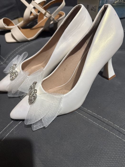 Туфли с стразами