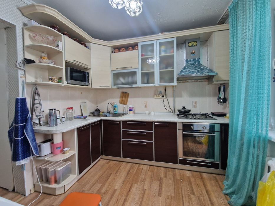 Продам кухонный гарнитур встроенный