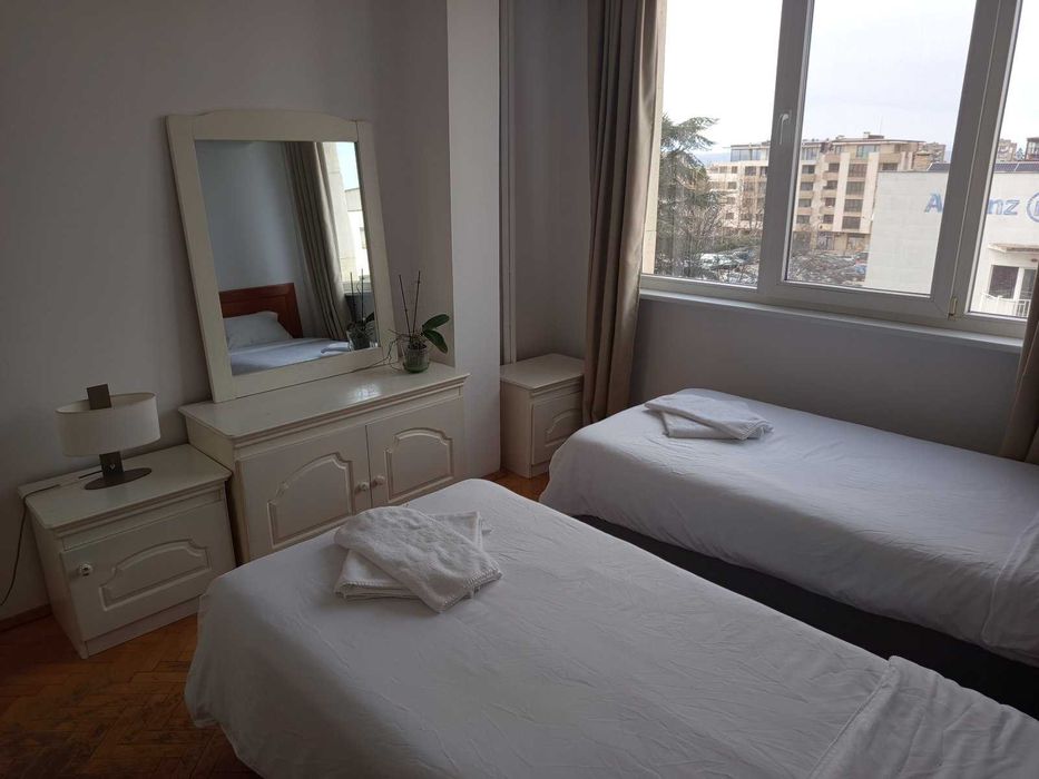 Дава се под наем Тристаен апартамент в Казанлък - 95 кв.м за 388.62 € - Снимка #9