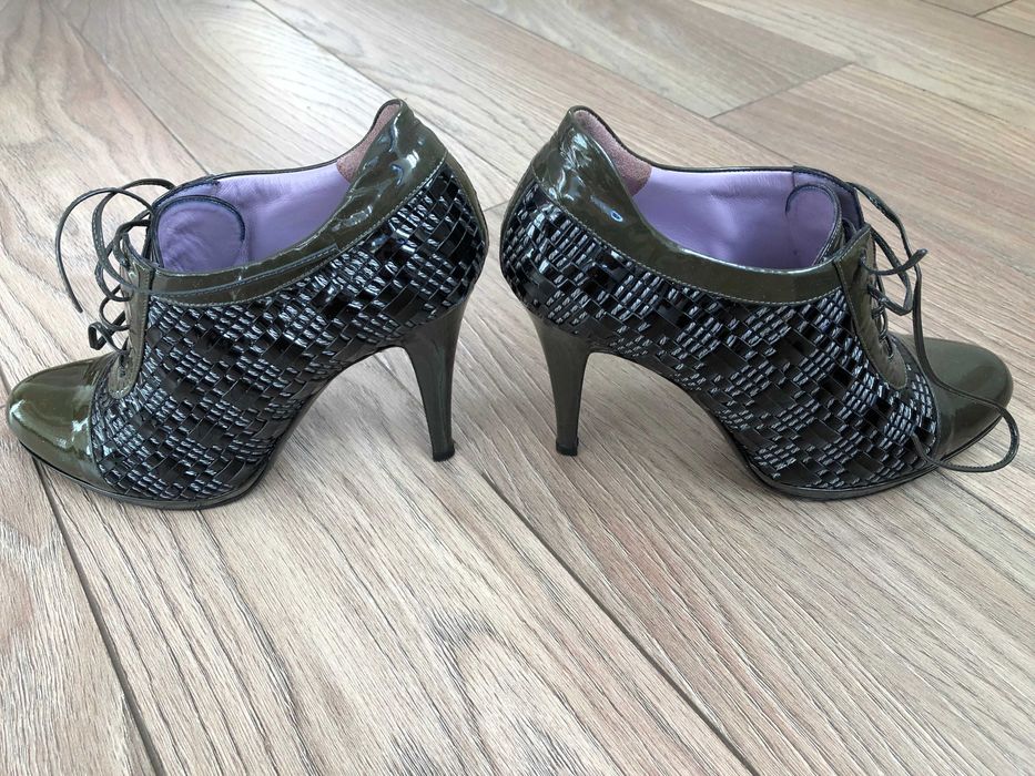 Botine stiletto piele lacuita Studio Pollini marime 38