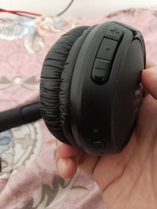 Продам наушники JBL чёрные