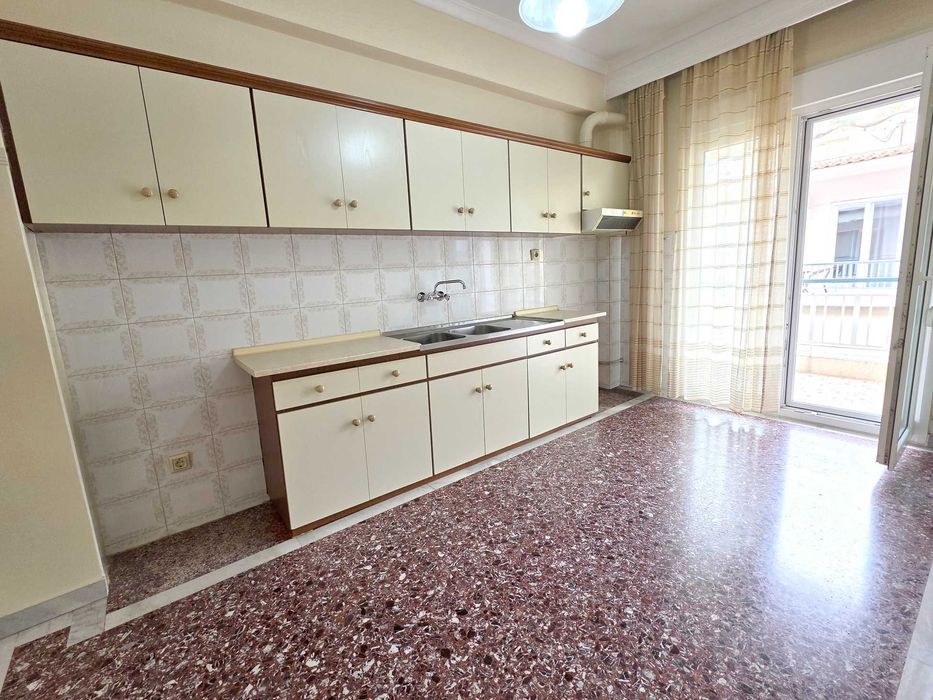 ПРОДАВА СЕ апартамент с площ 90 кв.м. в квартал „Профитис Илиас“ в Кавала (код 8384)