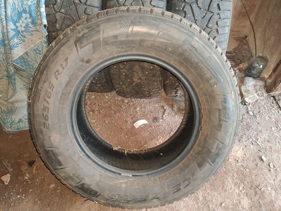 Продам резину 265/65R17