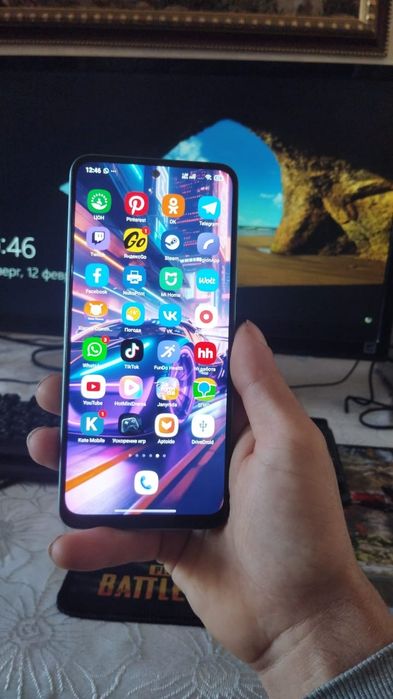 Продам или обменяю редми нот 12