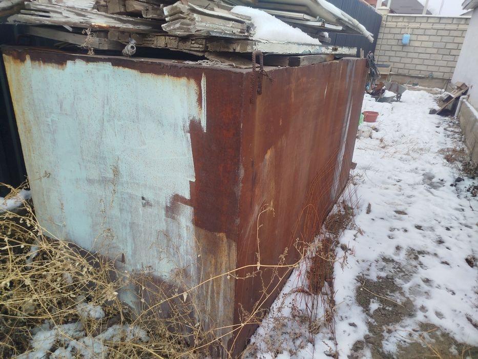 Продам железную  емкость