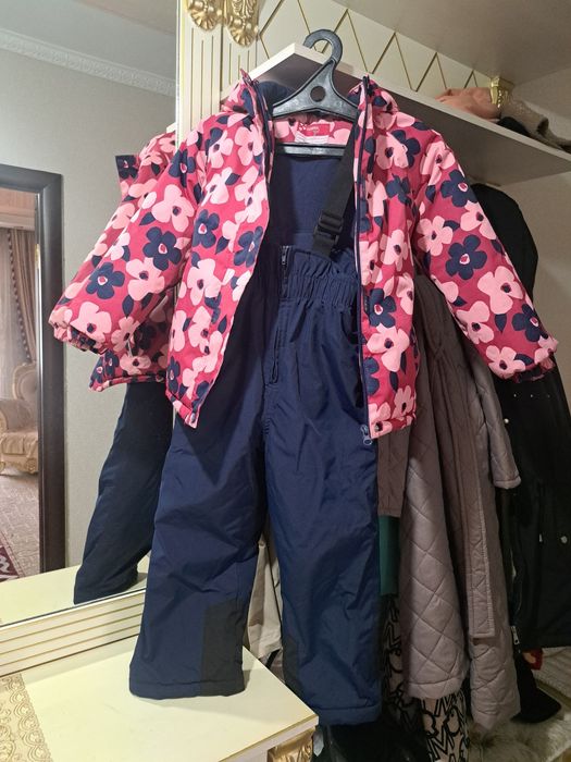 Комбинезон и сапоги для девочек