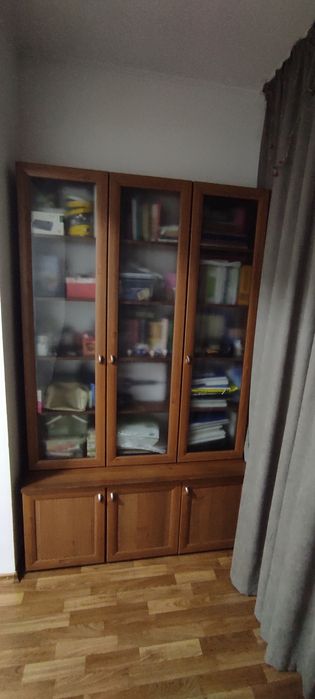 Продам книжный шкаф