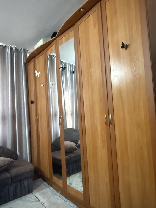 Продам большой шкаф недорого