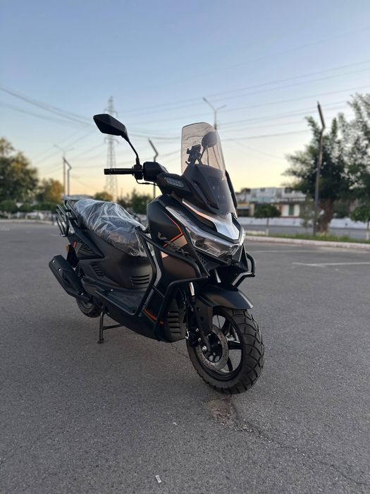 Skuter benzinli V Max doʻkonga sotuvga keldi