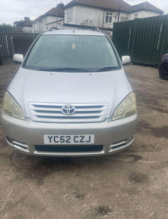 Dezmembrari toyota avensis t25  2003-2009