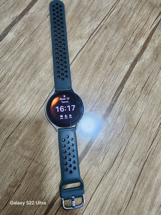 Samsung Galaxy Watch 4. 44mm
Состояние хорошее — есть небольшие ца