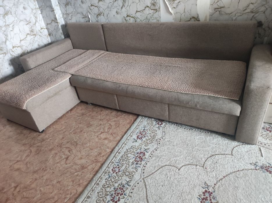 Продам диван угловой
