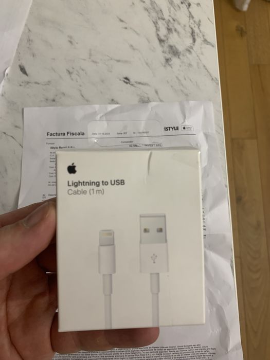ORIGINAL Incarcator Iphone Cablu de incarcare date Apple - USB, 1m NOU