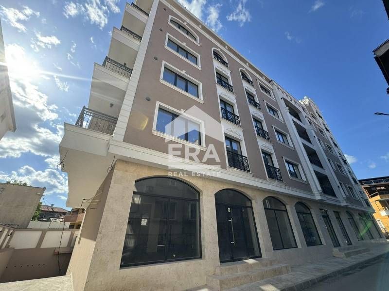 Двустаен апартамент в ***Луксозна сграда***