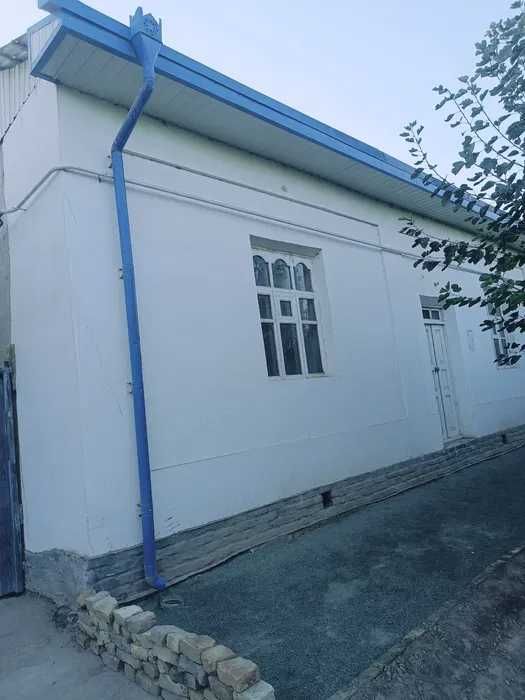 Barcha qulayliklarga ega hovli joy sotiladi (450mln pulini galishamiz)