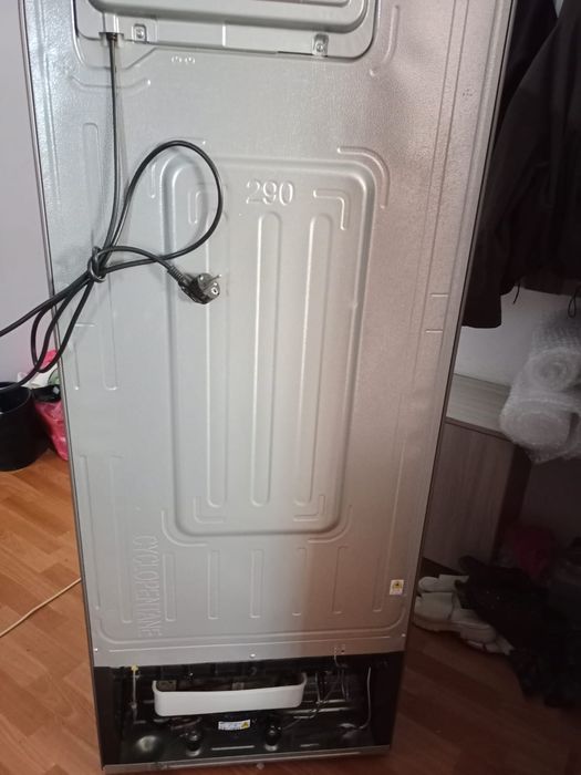 Продам холодильник на запчасти