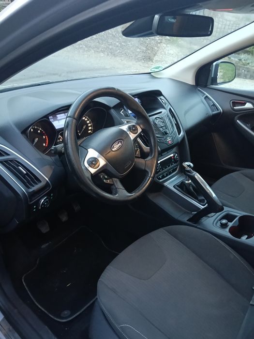 Vând Ford focus 3 2011 luna 11. 1.6 dizel  euro 5. 116cp