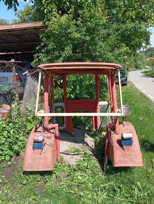 Vând cabină tractor