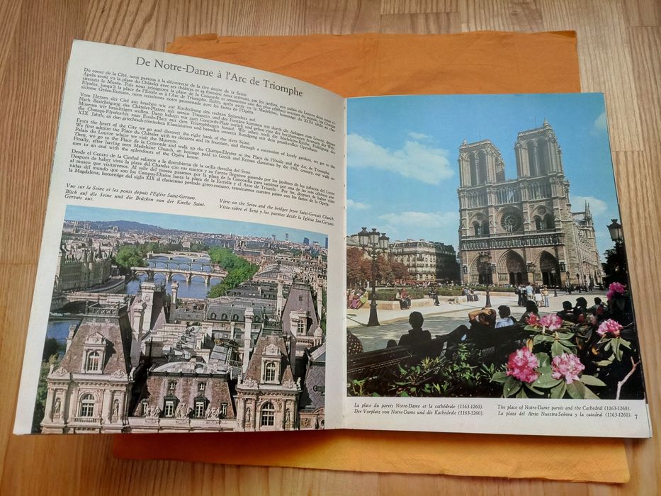 Parisul Ilustrat- 147 fotografii din Paris- A.Leconte.Editeur