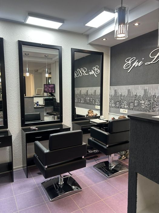 Salon  ofera spre inchiriere posturi de coafor,frizerie,manechiura

5