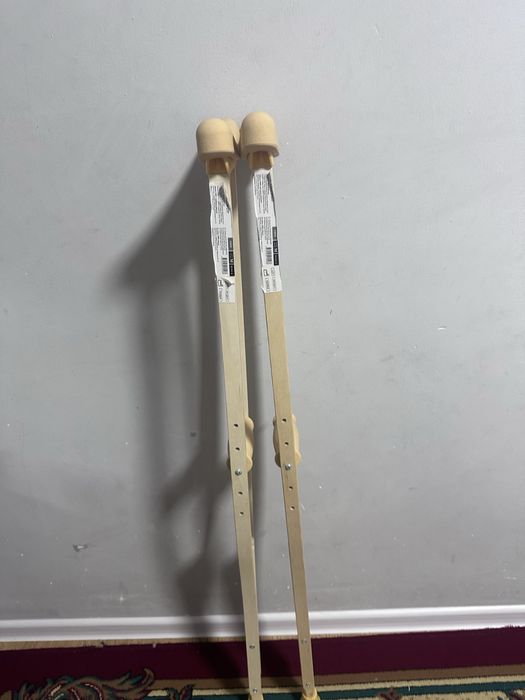 СРОЧНО КОСТЫЛИ для подростка