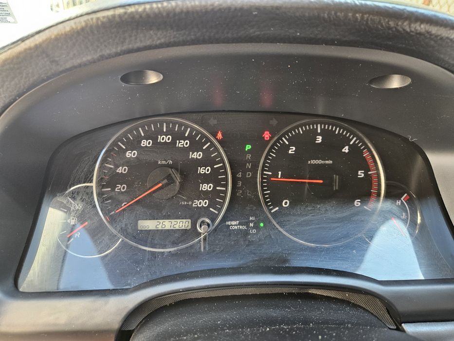 Продавам Toyota Land Cruiser 120