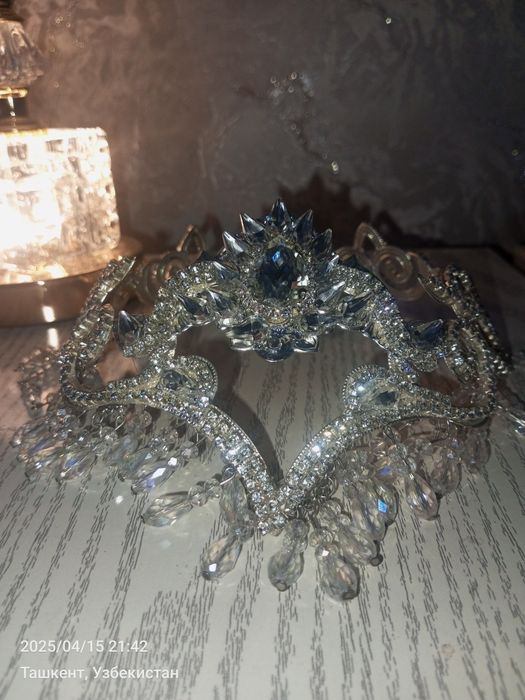 Deadema sotiladi Holati yangi.Kelinlik doʻppisiyam sotiladi 70 ming