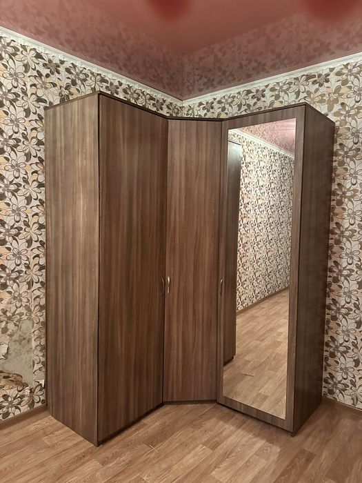 Двухспальная кровать с матрацом