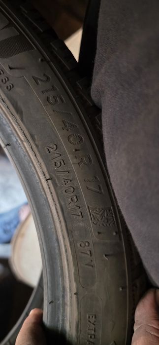 Гуми 2бр 215/40/17 -1бр - 70 евро