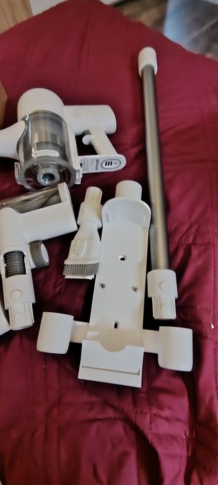 Две Безжични Прахосмукачки Dreame (T10 и V10 Pro) – За Части