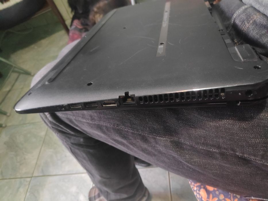 Laptop HP model 17 y050ng de piese 8 GB de RAM