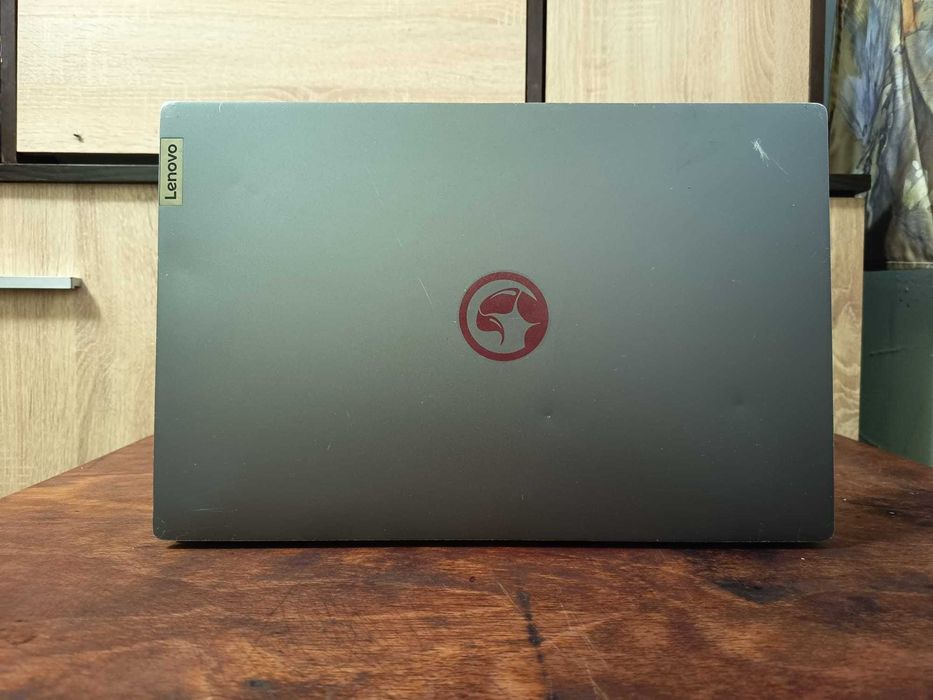 Vand laptop Lenovo