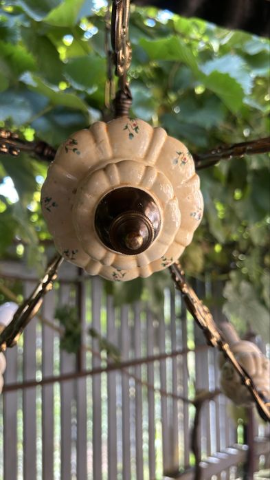 Candelabru vechi ,alama masiva ,functional