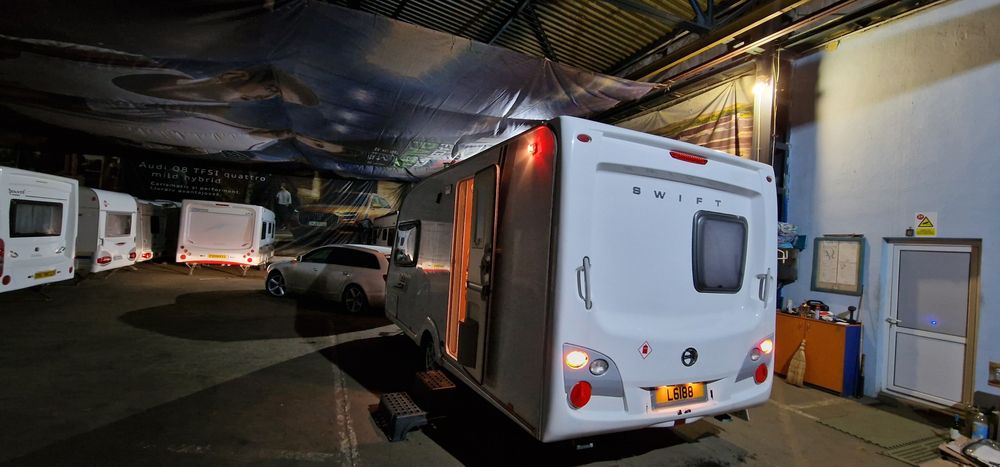 Swift Challenger 2008  cort&mover