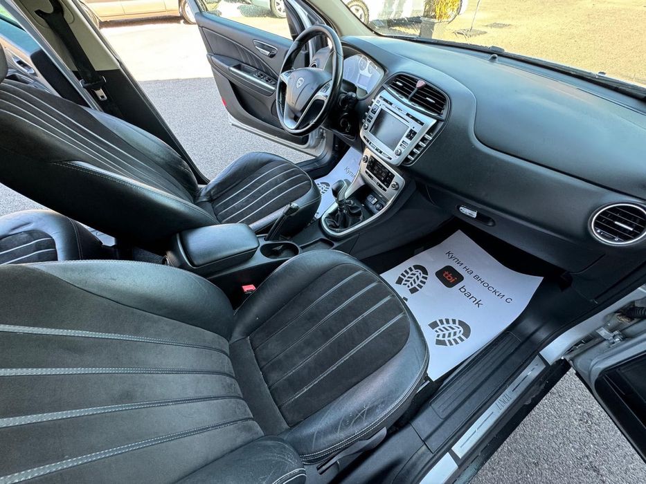 Lancia  Delta 1.6 На Части