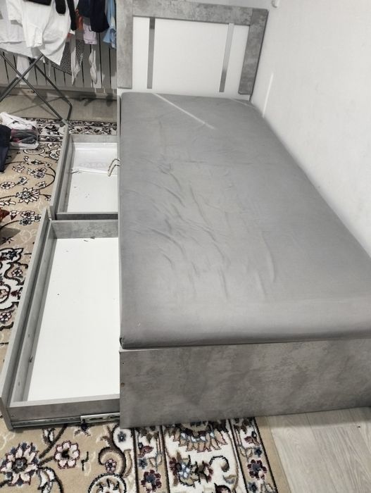 Продается диван в хорошем состояний