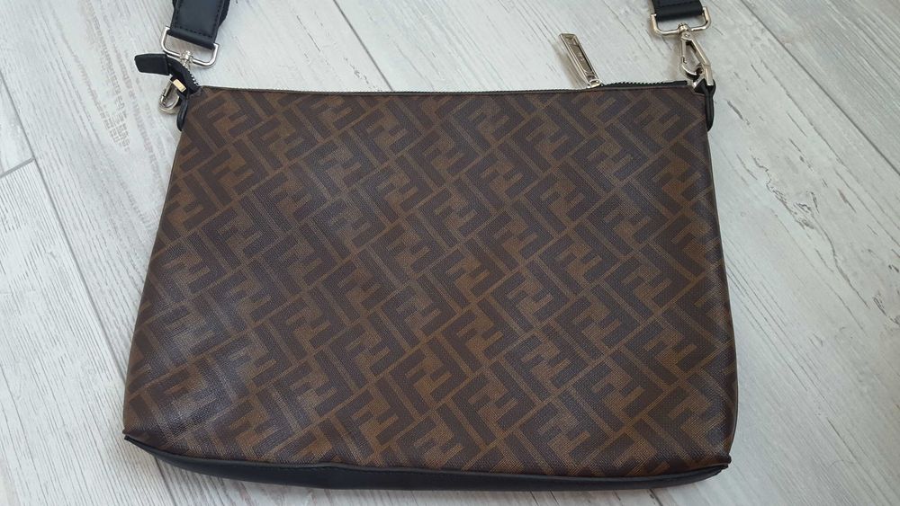 Нова оригинална мъжка кожена чанта FENDI MESSENGER BAG