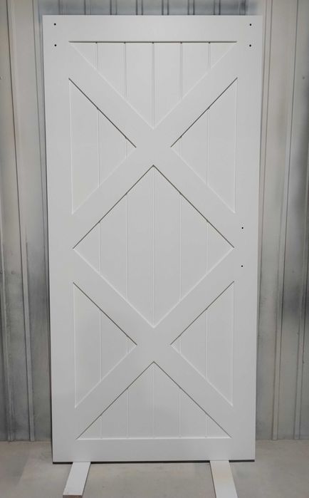 Ușă glisantă tip hambar (barn door), la comandă