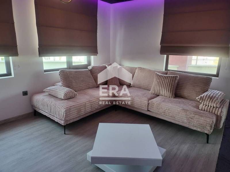 Тристаен луксозен апартамент в кв. ,,Бадема,,