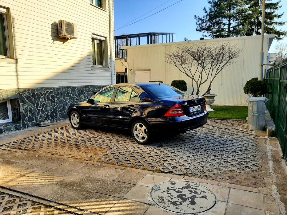 Продавам Мерцедес