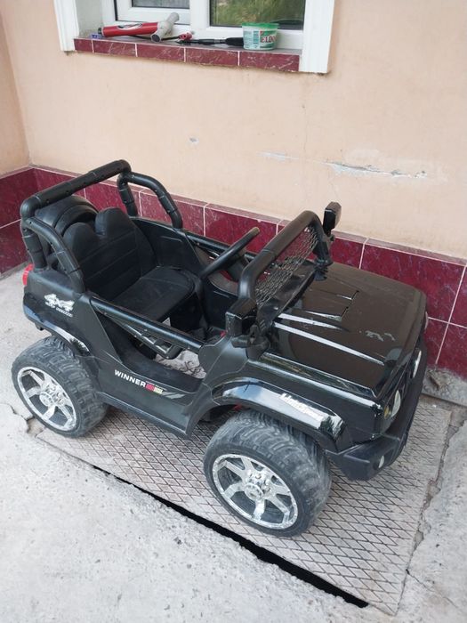 Детские машина сотилади