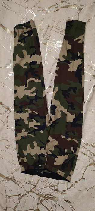 Pantaloni The North Face Black Camo  de Barbati  Size XS