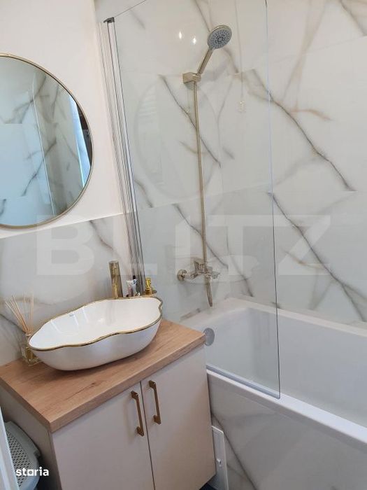 Apartament de vanzare, 3 camere, 2 bai, garaj + boxa, zona Subcetate