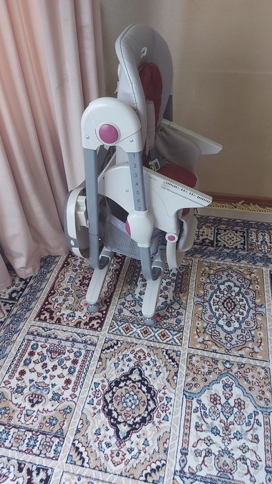 Продам срочно детский стульчик