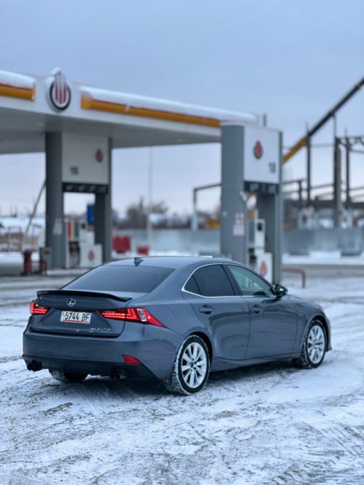 Продаю Lexus IS250