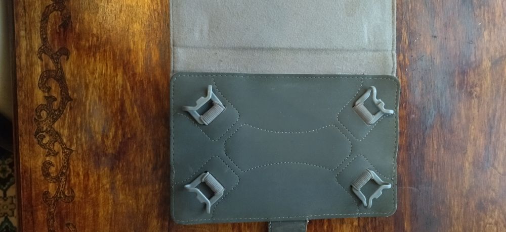 Продам чехол под планшет