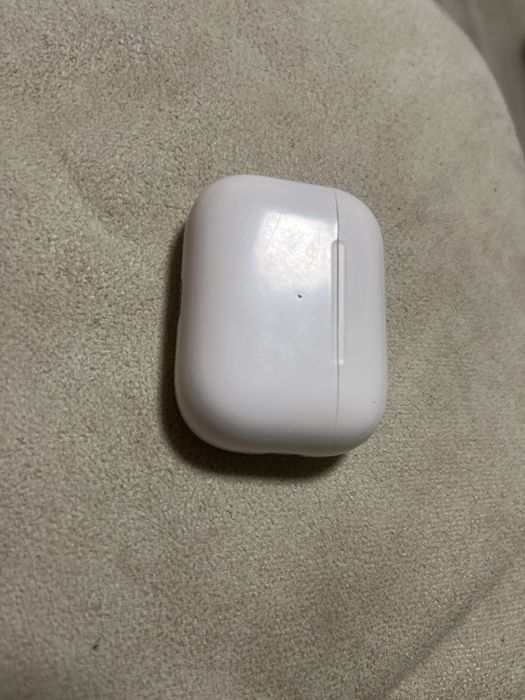 air pods apple в хорошем состояние