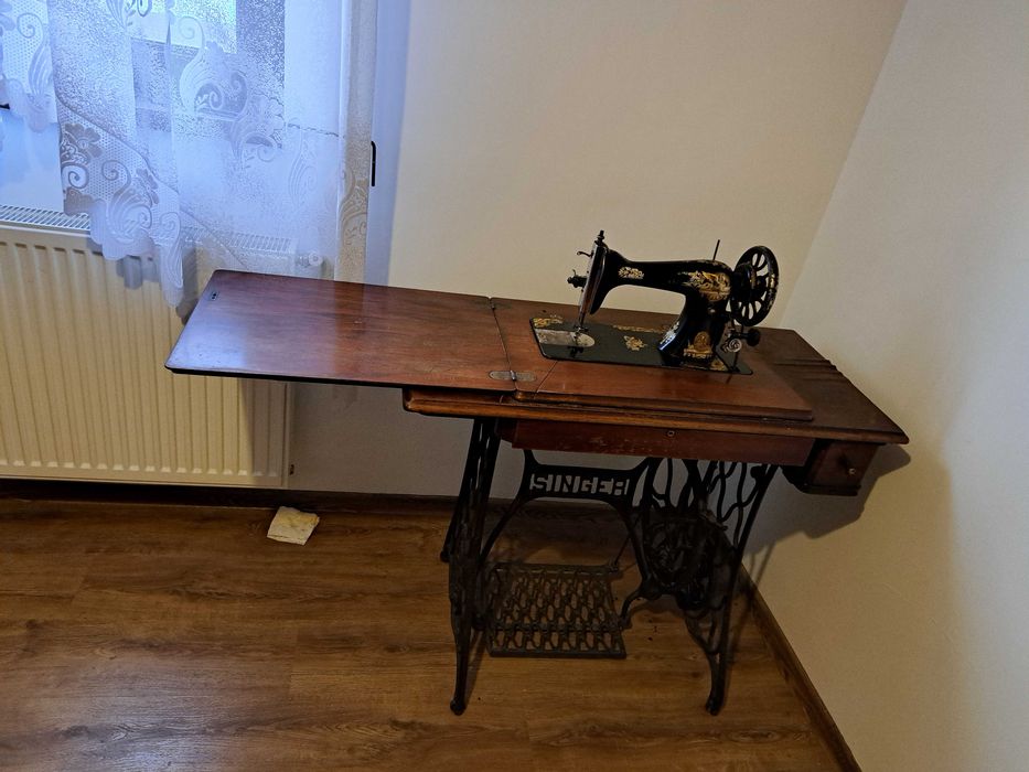 Mașină de cusut Singer de fabricație germană
