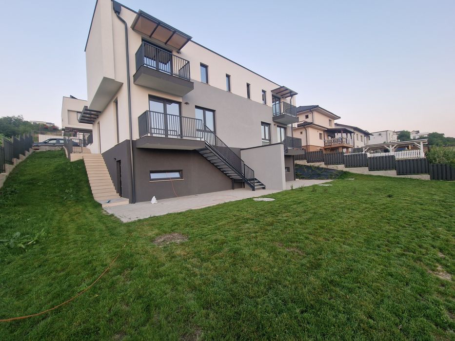 Se vinde unitate de duplex, Dezmir