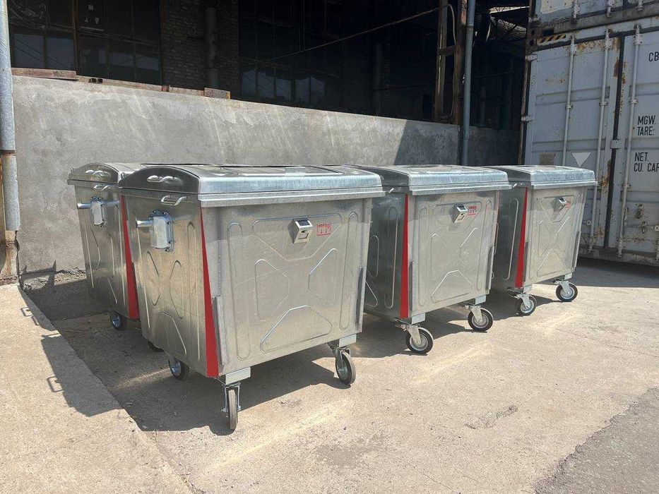 Мусорные баки металлические